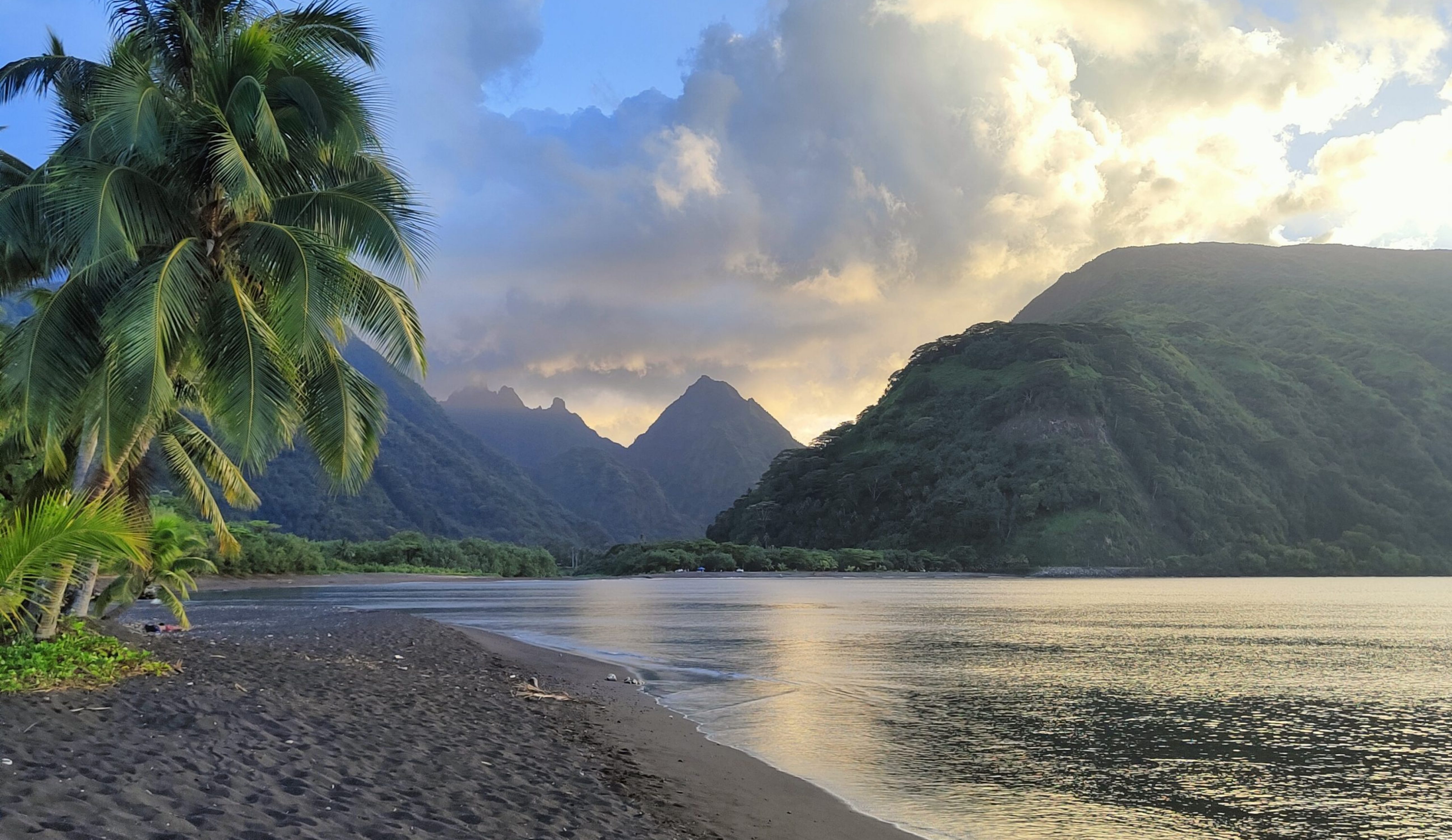 Baie de Tautira sur l'île de Tahiti