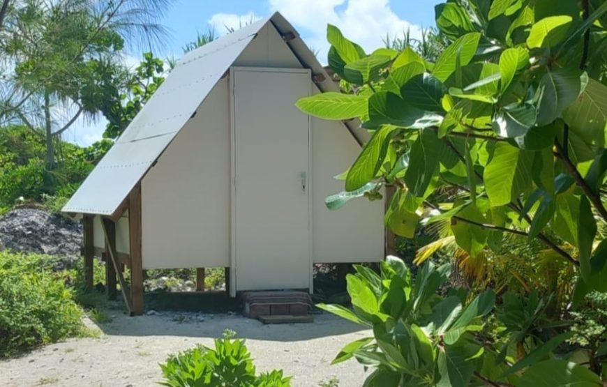 Camping sur motu à Bora Bora